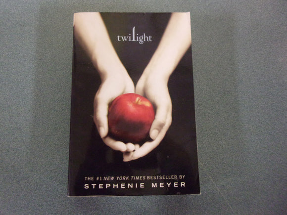 Twilight: The Twilight Saga, Book 1 by Stephenie Meyer (Trade Paperback)