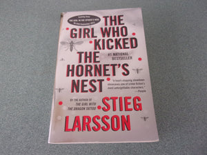 The Girl Who Kicked The Hornet's Nest by Stieg Larsson (Paperback)