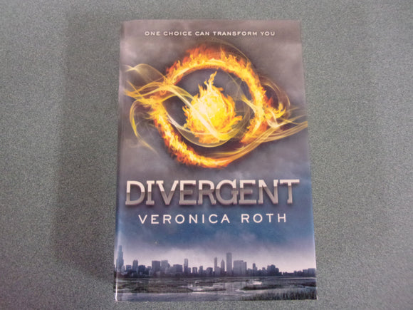 Divergent by Veronica Roth (Paperback)
