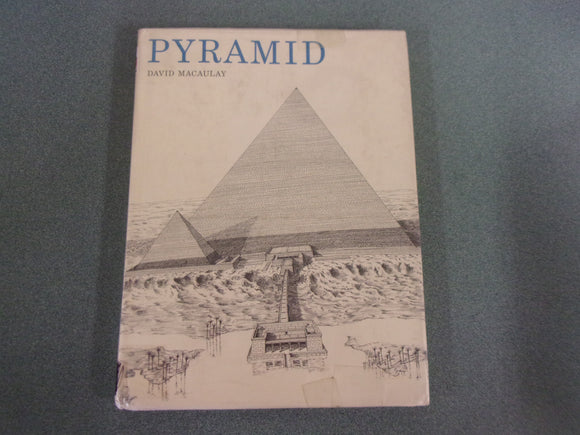 Pyramid by David Macaulay (Paperback)